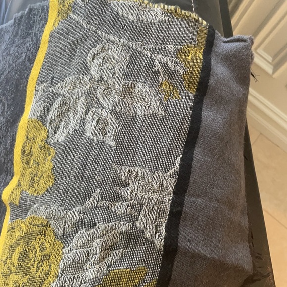 Ysl - Picture 11 of 12